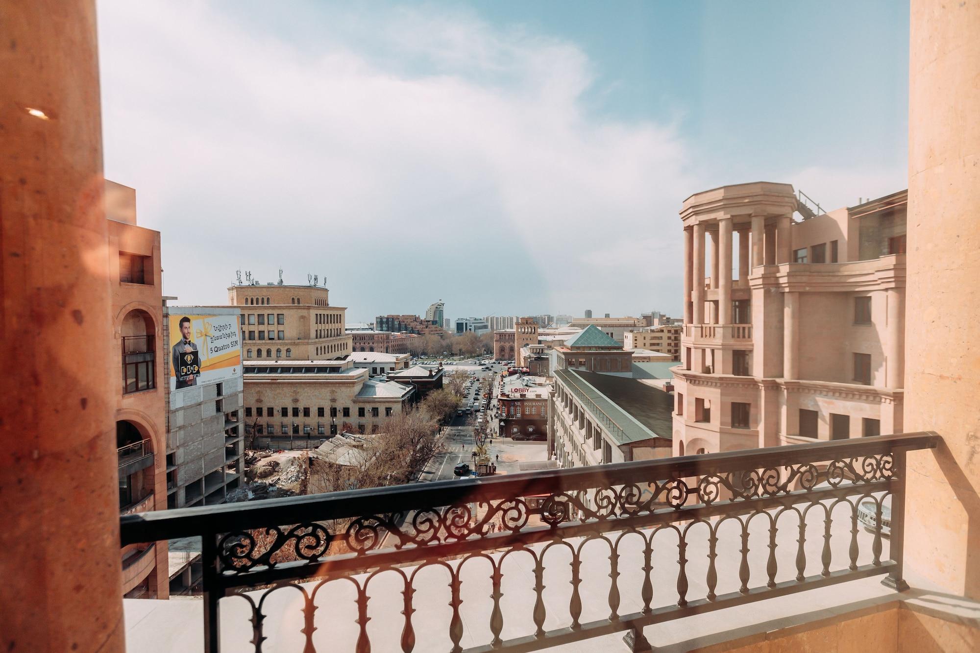 Golden Palace Hotel Yerevan Exterior photo